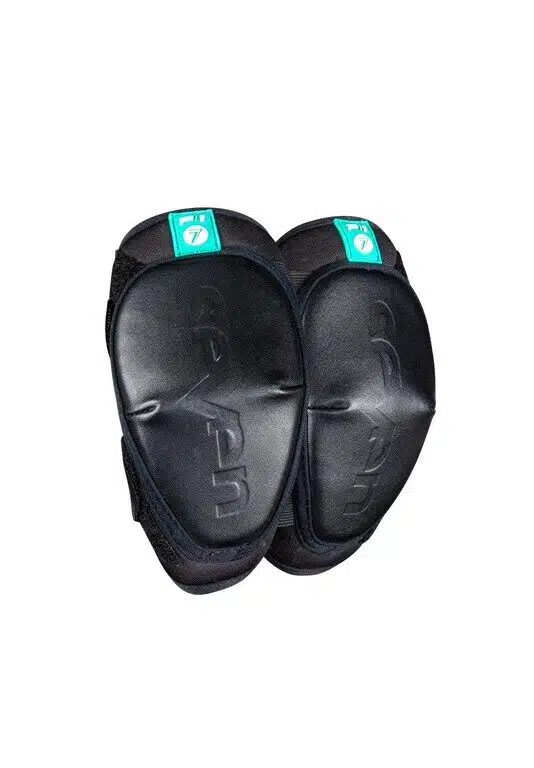 Seven Particle Pee Wee Jeugd ( voor de allerkleinste ) Elleboog beschermers ( 1 maat / one size ) Zwart 2023 Collectie