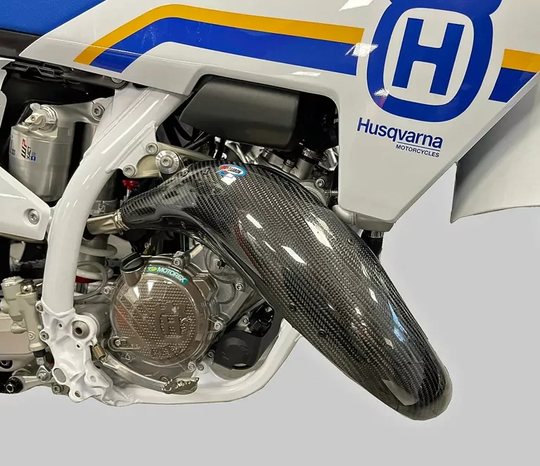 Pro Carbon uitlaatbocht bescherming KTM SX 125 2023- & Husqvarna TC 125 2023- & Gas Gas MC 125 2024- ( voor originele uitlaatbocht )
