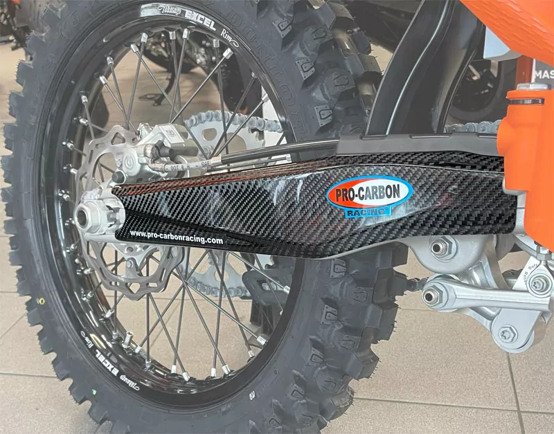 Pro Carbon achterbrug beschermers KTM EXC 250/300 TPI 2017-2022 & EXC-F 250/350/450/500 2017-2022 - Afbeelding 2