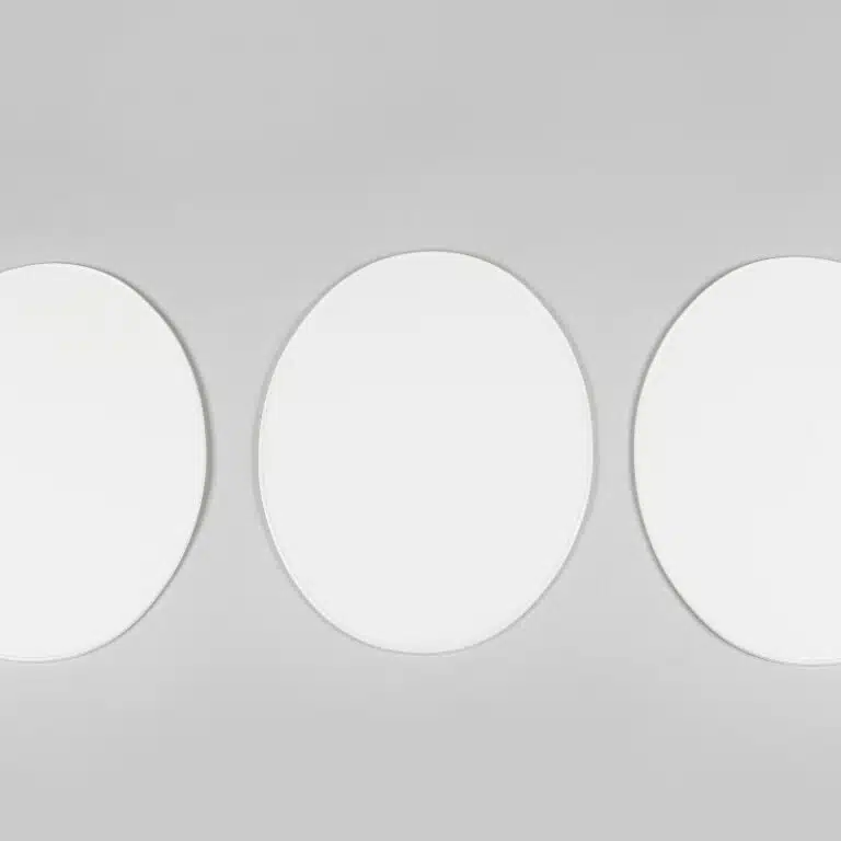 UFO voornummerplaat universeel Wit Oval plate since 1970 ( 3 stuks )