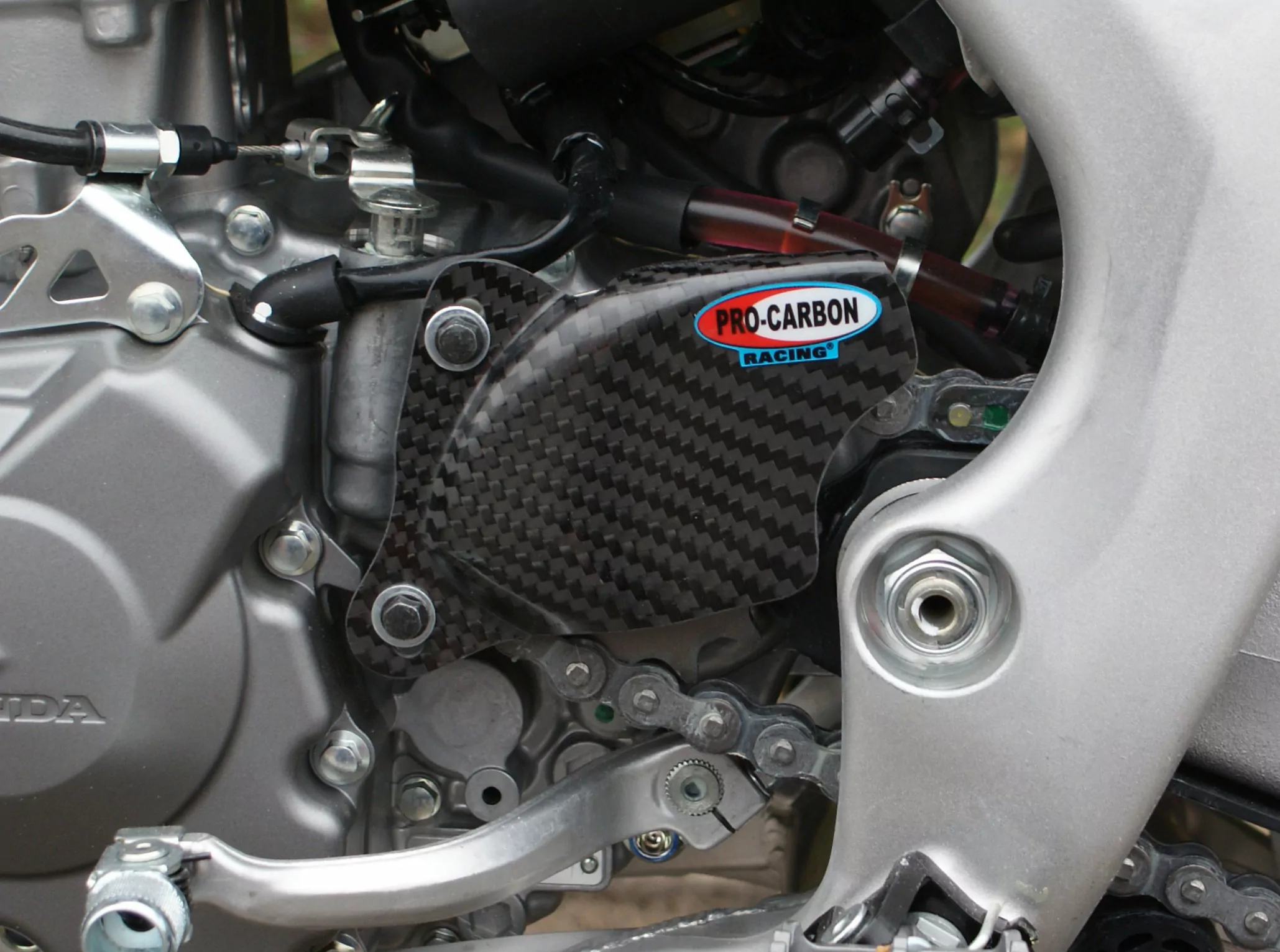 Pro Carbon voortandwiel beschermer Yamaha YZF/WRF 250 1998-2013 & YZ 450F 2000-2009 & WR 450F 1998-2013